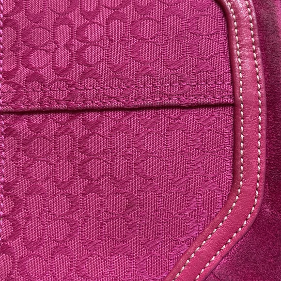 Coach Wristlet 💕 - Picture 4 of 4